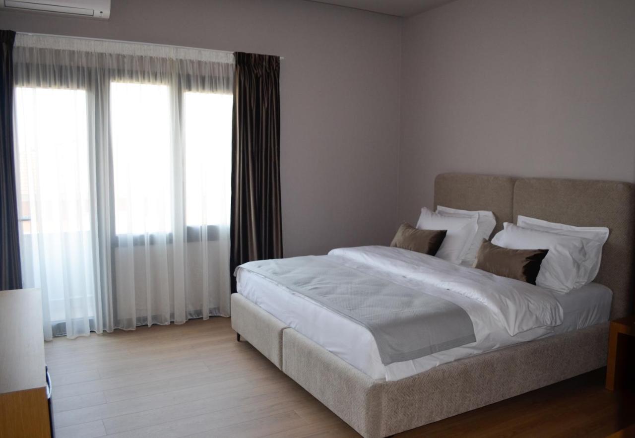 N'Peze Hotel Ljaknasi エクステリア 写真